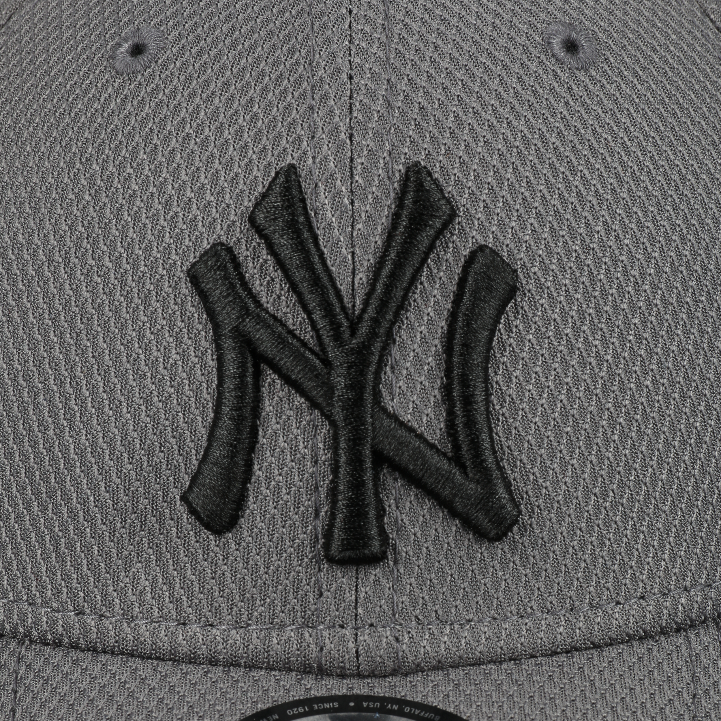 9Forty Basic Diamond Era NY Pet by New Era - 29,95 €