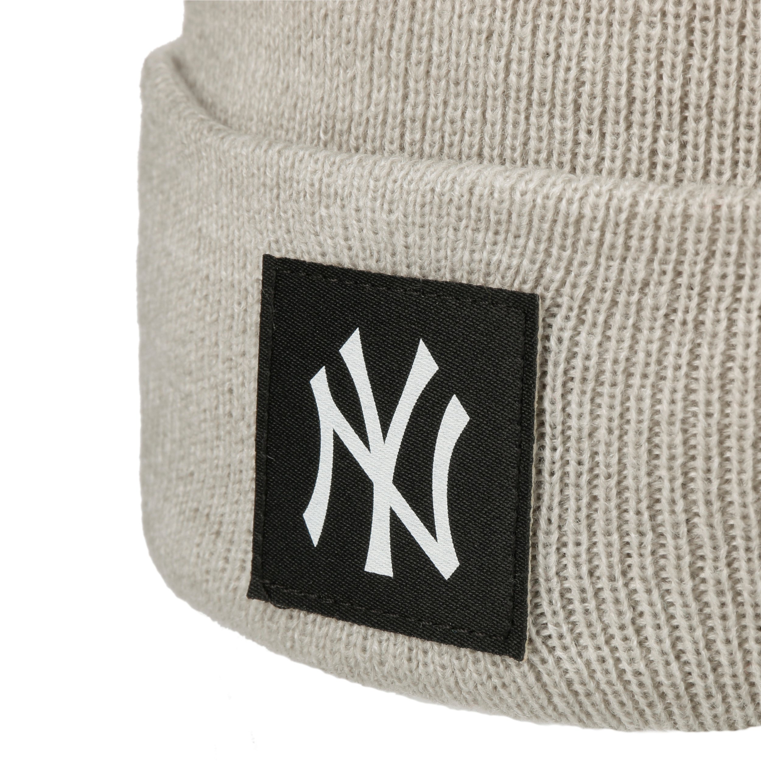 Double Pom Yankees Beanie Muts by New Era - € 35,95